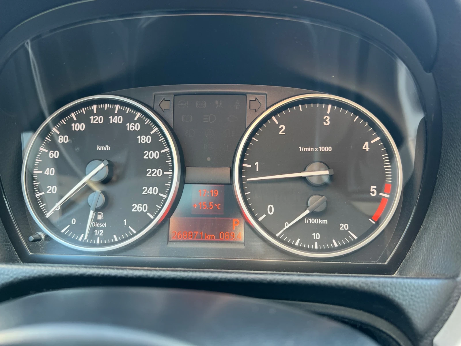 BMW 320 320 LCI, снимка 8 - Автомобили и джипове - 55154227