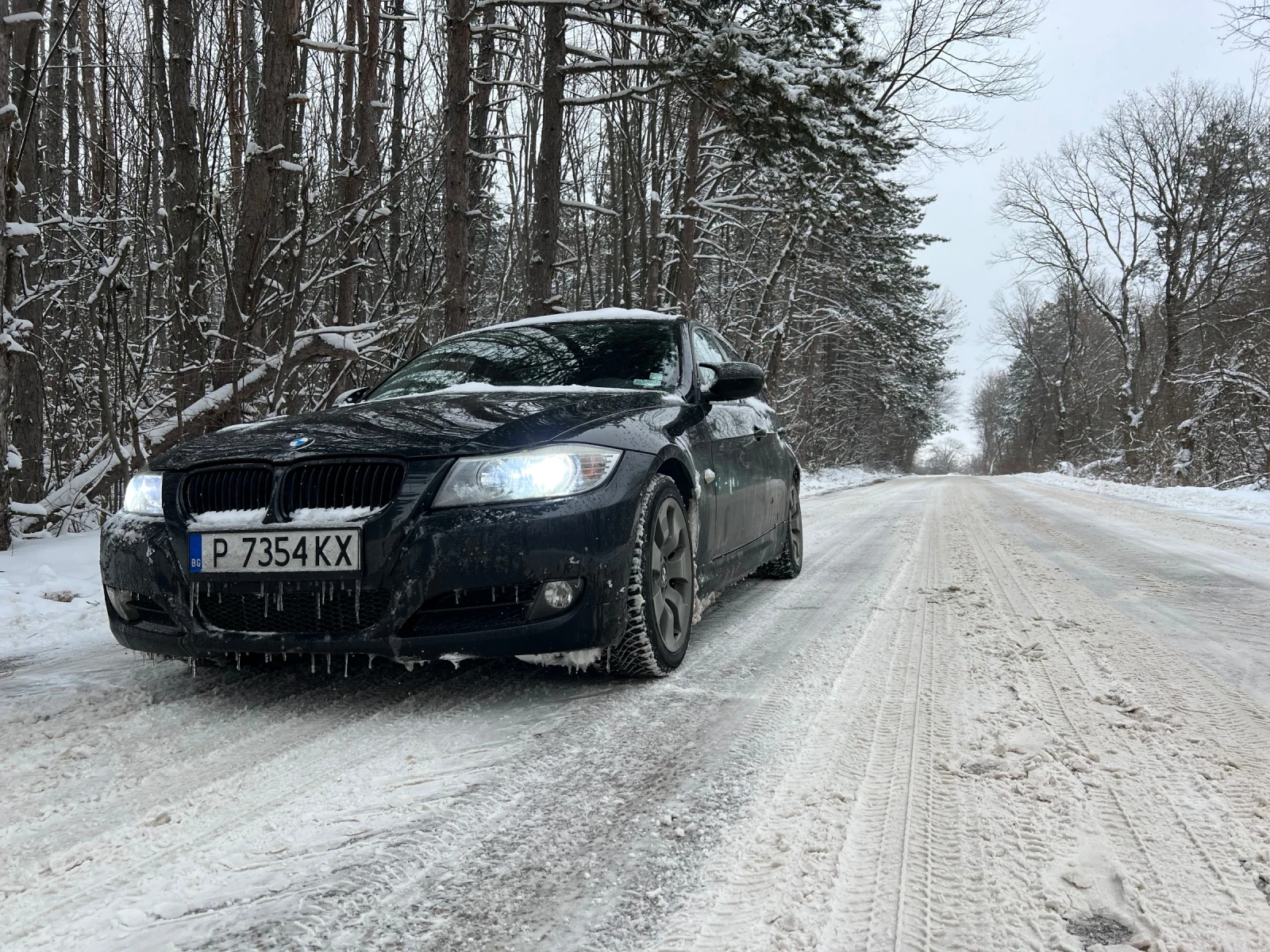 BMW 320 320 LCI, снимка 10 - Автомобили и джипове - 55154227