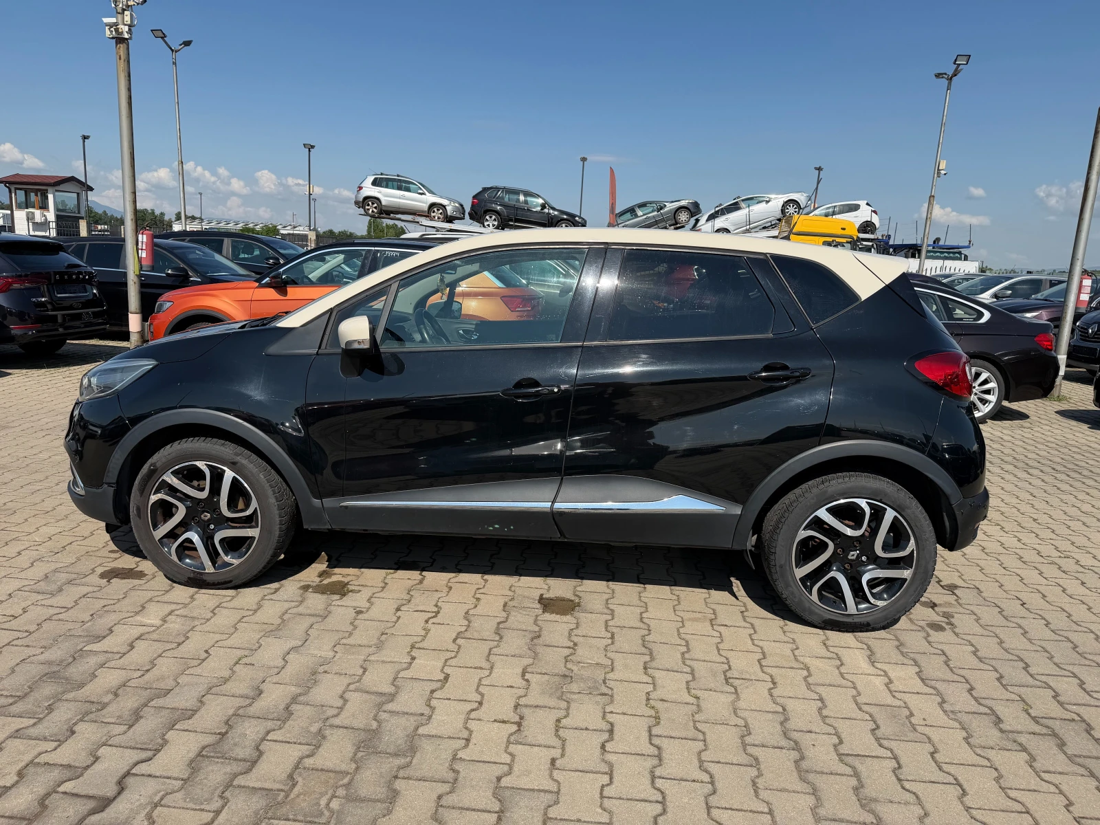 Renault Captur 1.5DCI NAVI/KAMERA EURO 6, снимка 9 - Автомобили и джипове - 55176109