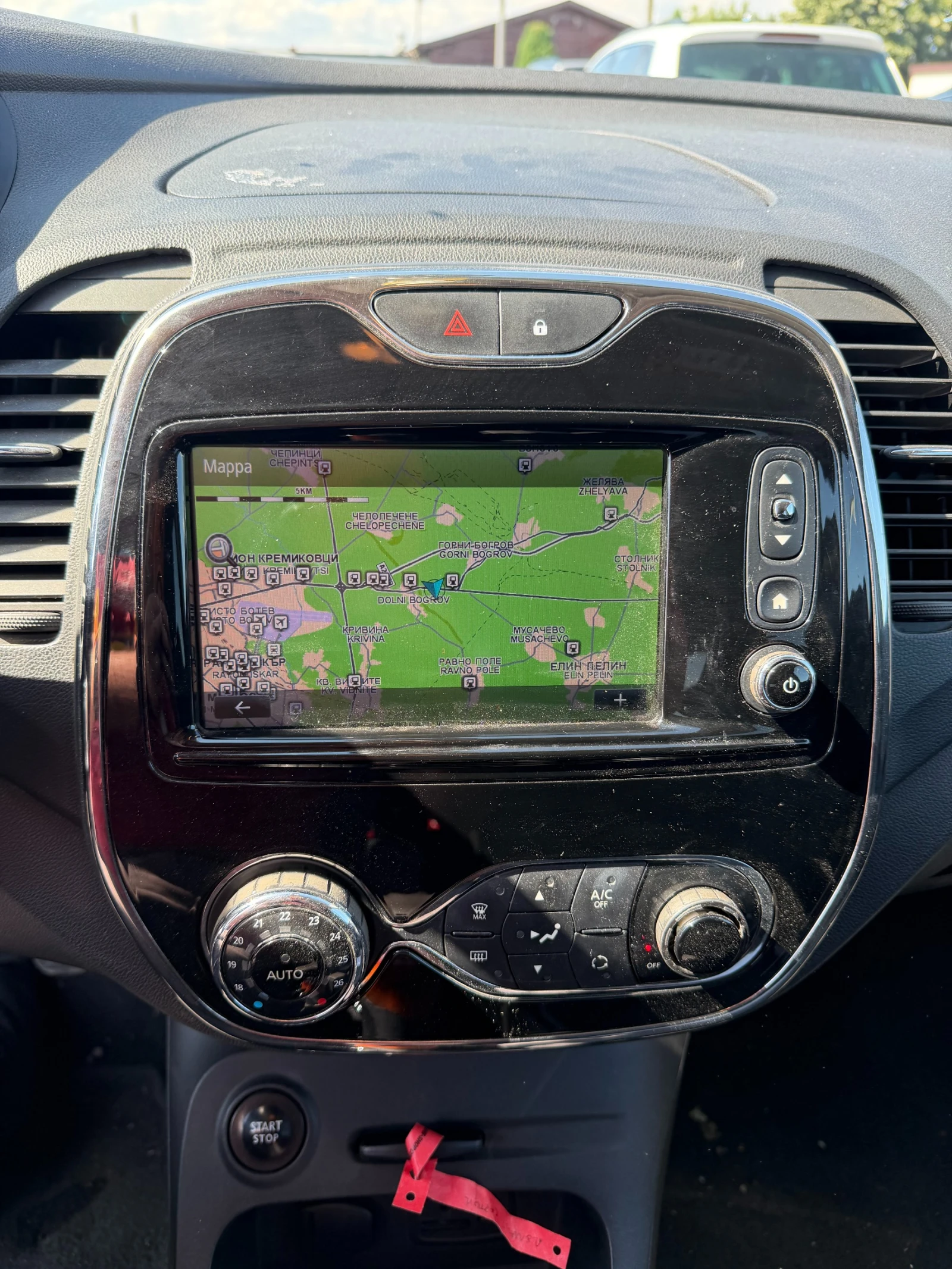 Renault Captur 1.5DCI NAVI/KAMERA EURO 6, снимка 12 - Автомобили и джипове - 55176109