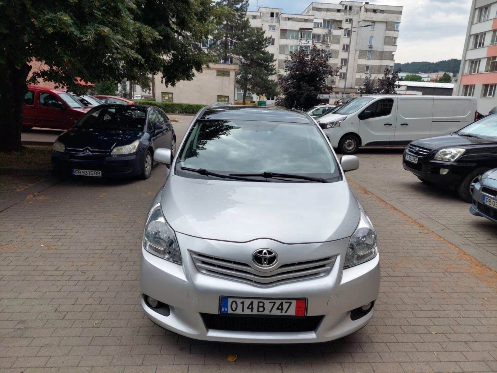 Toyota Verso 1.8i NAVI, КАМЕРА, ТОП!, снимка 2 - Автомобили и джипове - 55377694