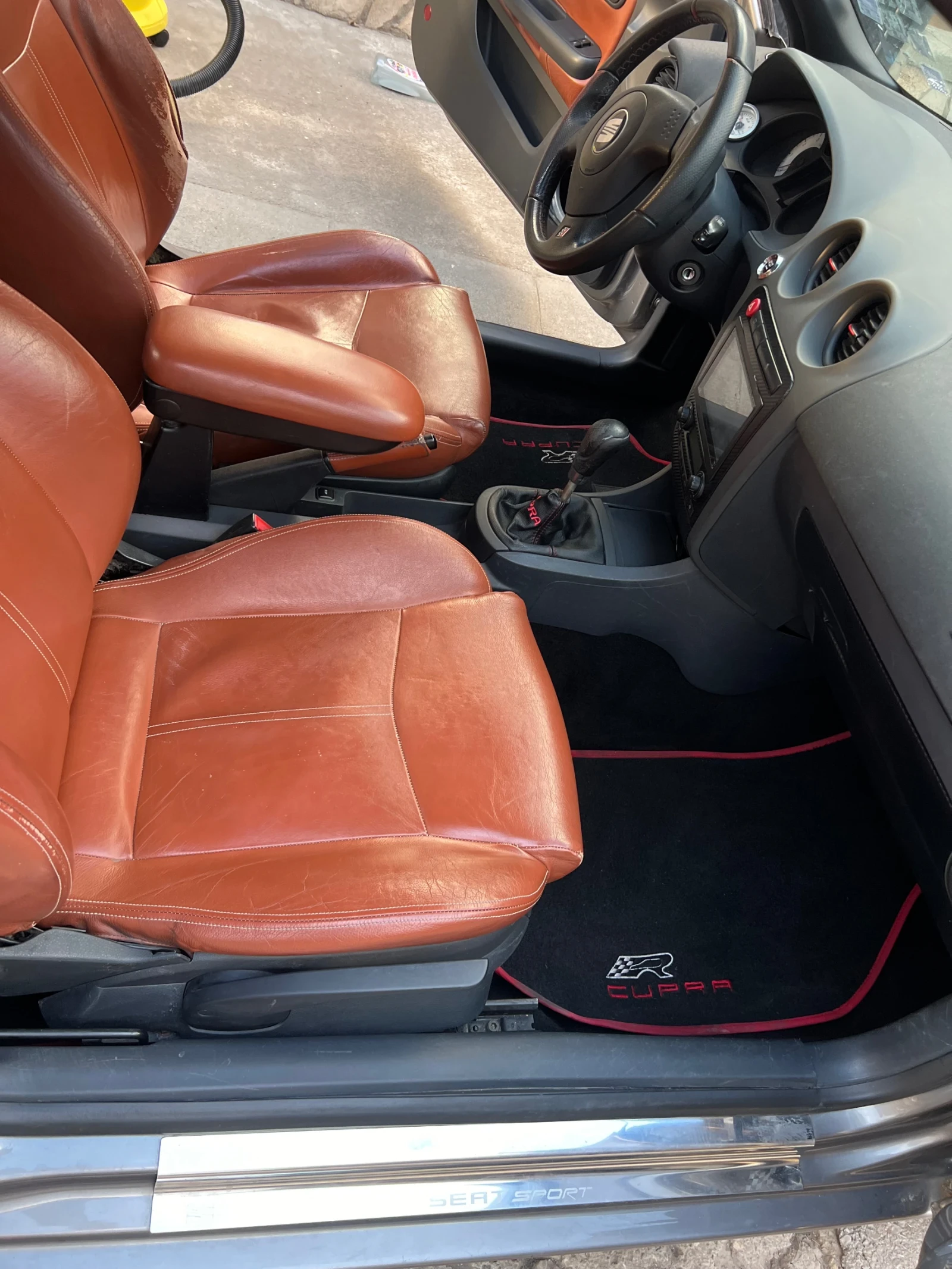 Seat Ibiza 1.8T Cupra, снимка 16 - Автомобили и джипове - 55425291