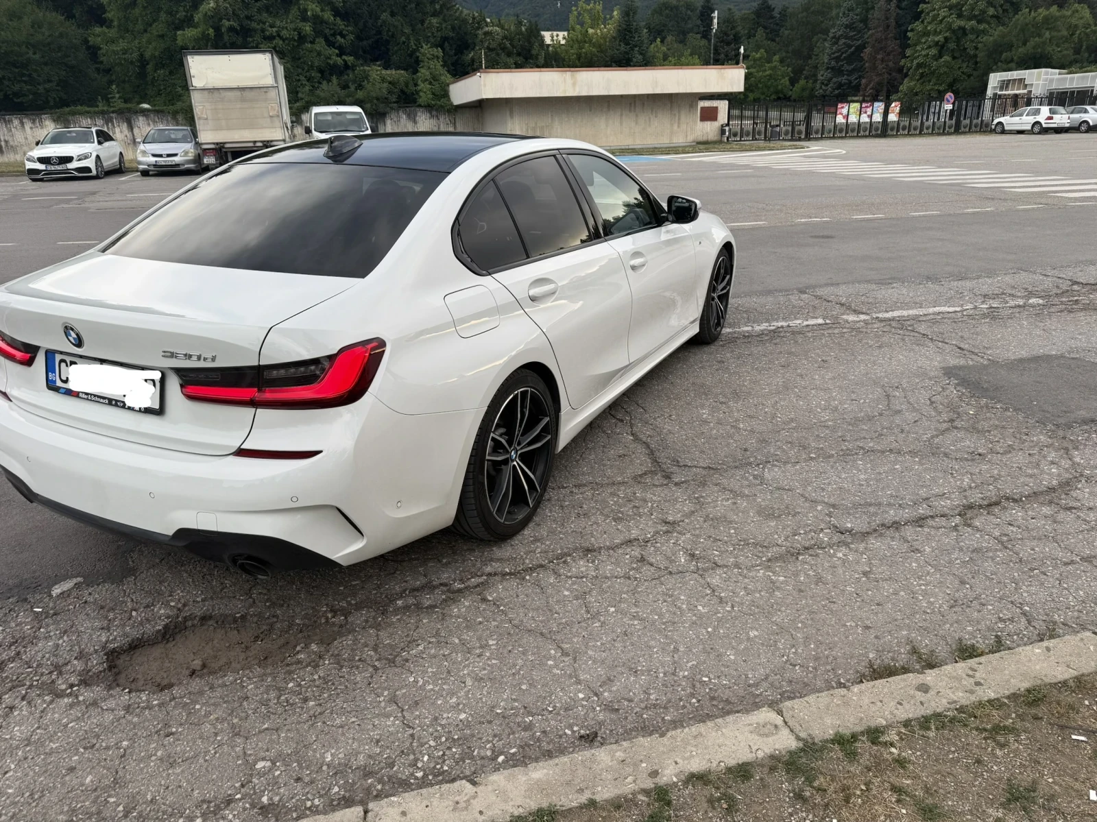 BMW 320 М sport, Head-UP, Laser, Camera, снимка 5 - Автомобили и джипове - 55425549