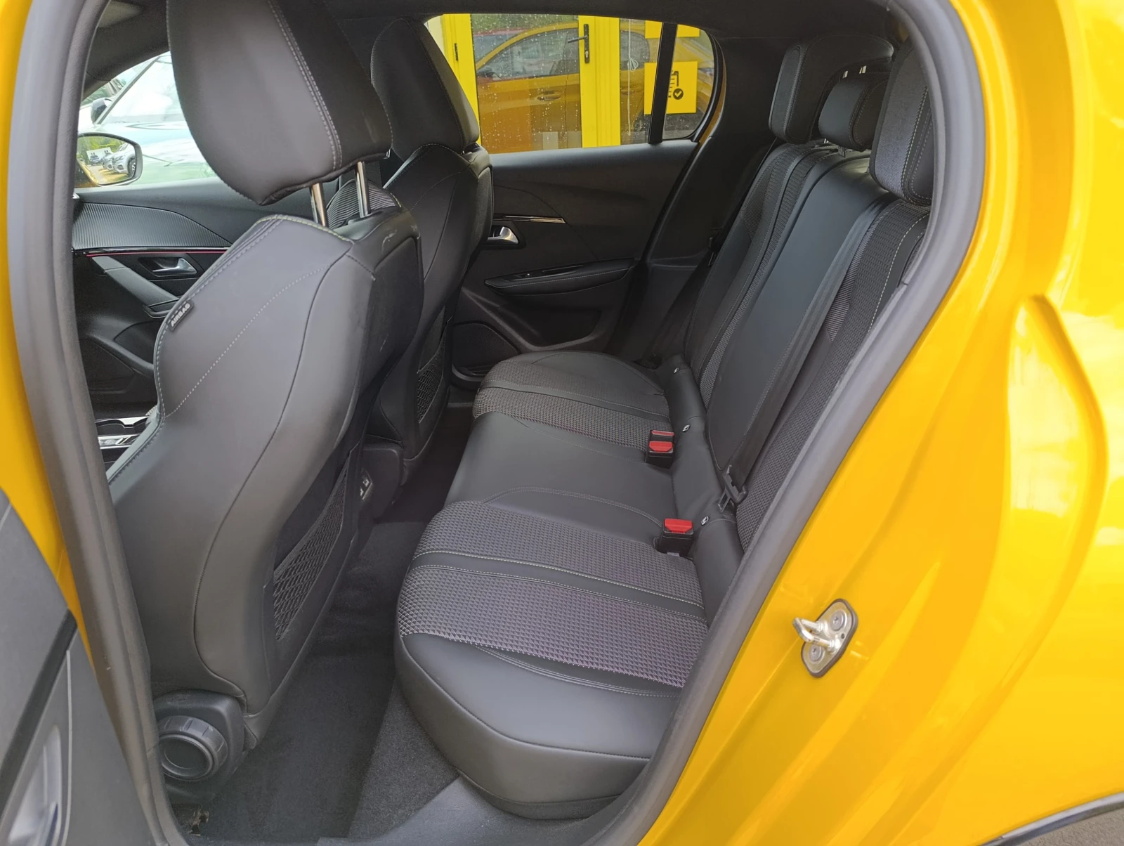 Peugeot 208 e-208  50kWh Закупен от БГ, снимка 7 - Автомобили и джипове - 55447875