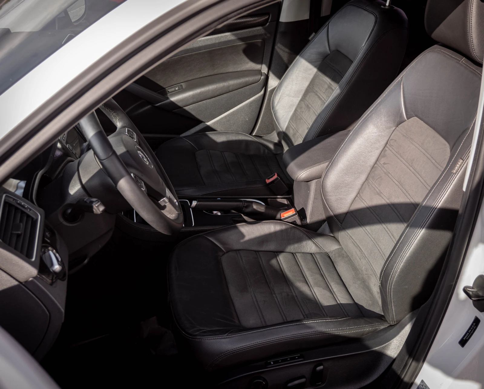 VW Passat 2.0TDI-140HP-РЕАЛНИ КМ!, снимка 10 - Автомобили и джипове - 56272439