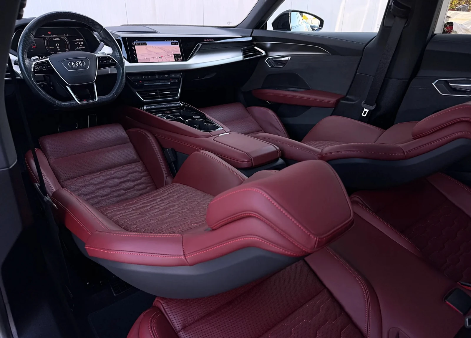 Audi E-Tron GT RS, снимка 6 - Автомобили и джипове - 56456563