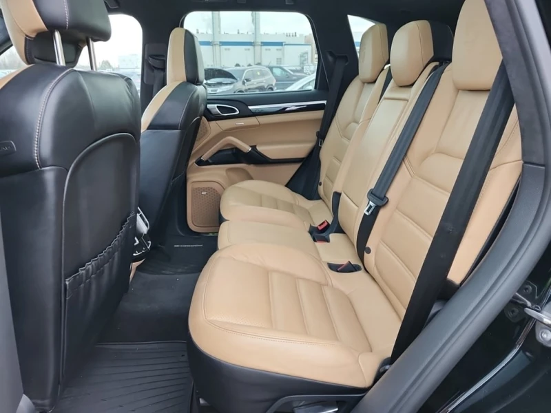 Porsche Cayenne 2015 * S E HYBRID * CARFAX * ОТ ПРЕДТАВИТЕЛСТВО, снимка 12 - Автомобили и джипове - 53131512