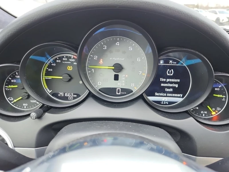 Porsche Cayenne 2015 * S E HYBRID * CARFAX * ОТ ПРЕДТАВИТЕЛСТВО, снимка 8 - Автомобили и джипове - 53131512