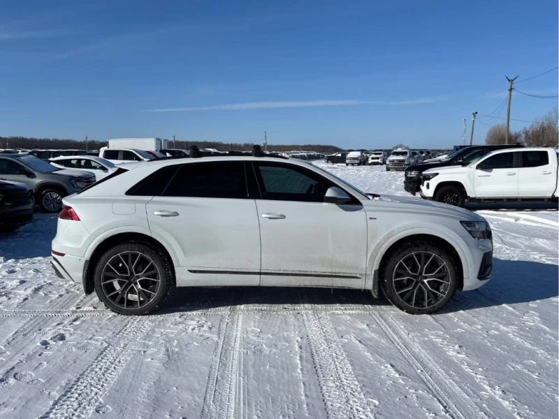 Audi Q8 * Progressiv quattro * CARFAX * ПАНОРАМА* ОБДУХВАН, снимка 3 - Автомобили и джипове - 53293104
