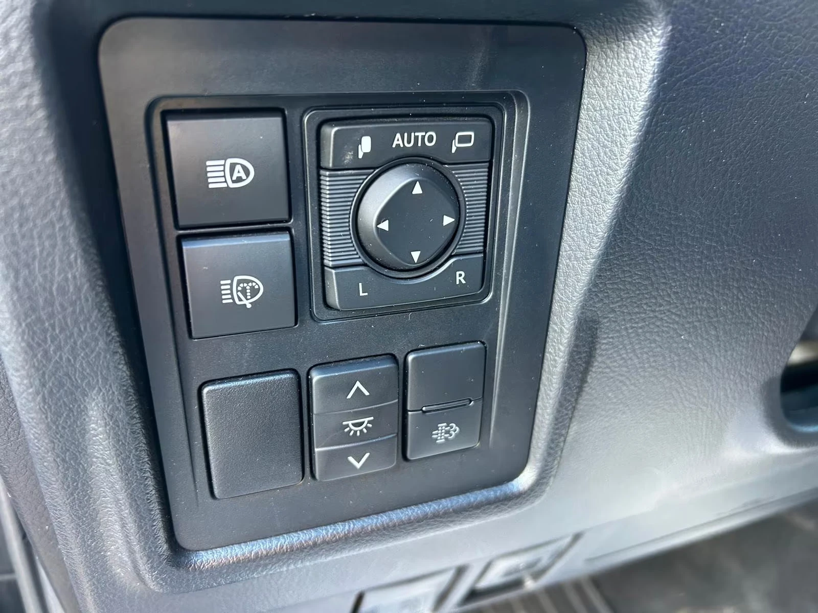Toyota Land cruiser EXECUTIVE/204HP/CAM/NAVI/LED/KLESS/L.ASSIST/297g - изображение 10