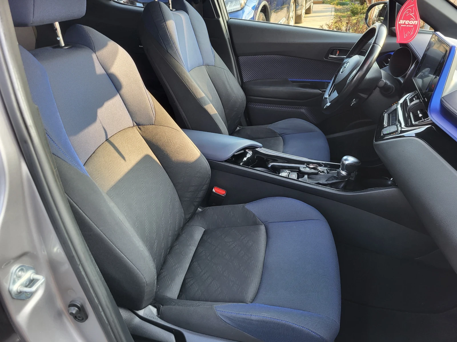 Toyota C-HR HYBRID НОВ ВНОС ИТАЛИЯ ПЕРФЕКТЕН 132529 КМ ! , снимка 14 - Автомобили и джипове - 53737657