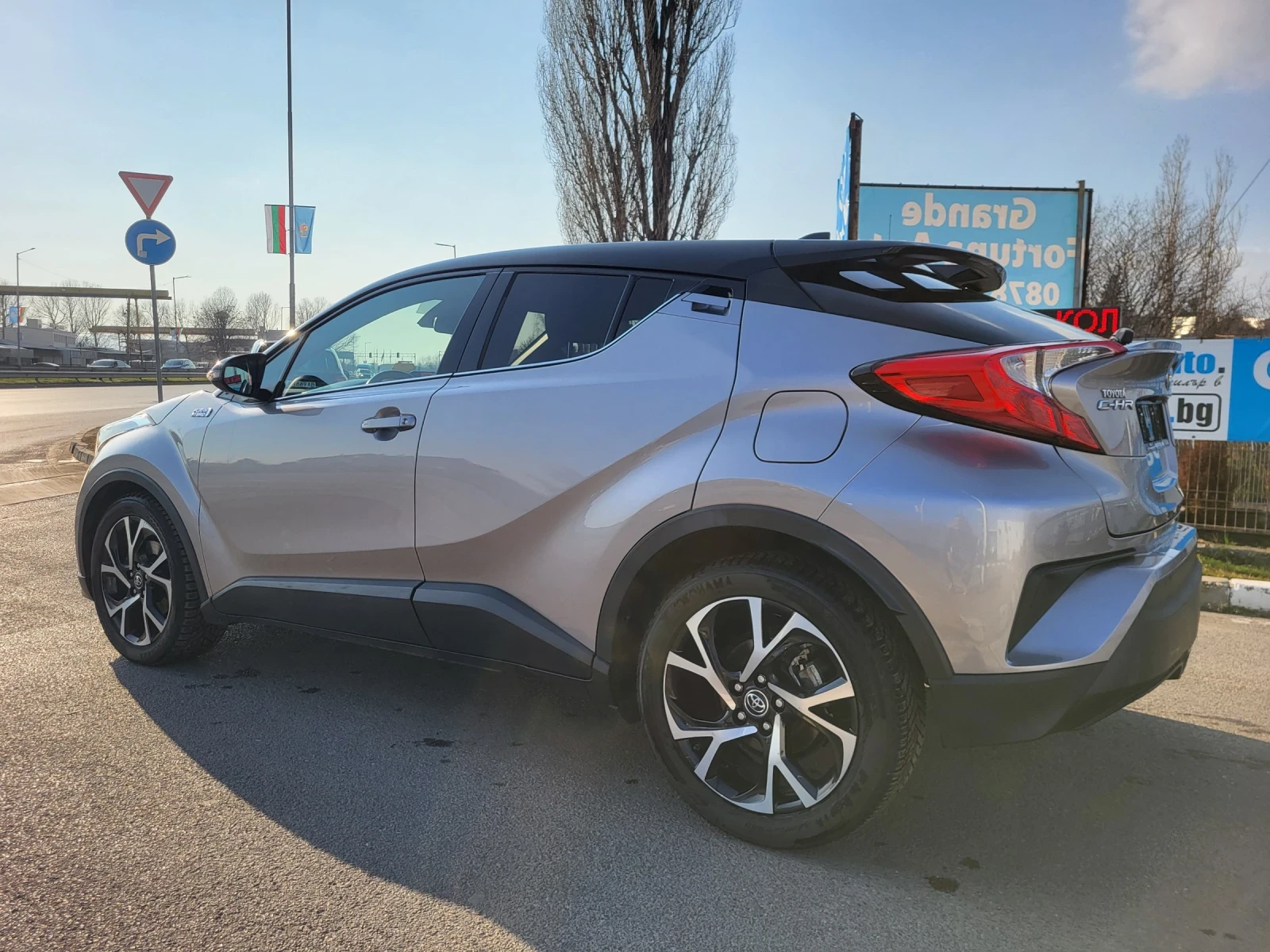 Toyota C-HR HYBRID НОВ ВНОС ИТАЛИЯ ПЕРФЕКТЕН 132529 КМ ! , снимка 8 - Автомобили и джипове - 53737657