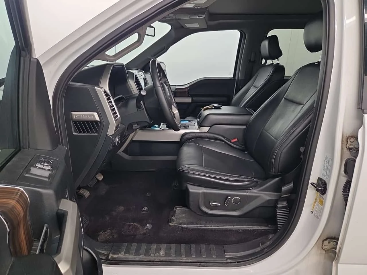 Ford F150 LARIAT| ОБДУХВАНЕ| HUD| PANO| 2 КЛЮЧА| , снимка 9 - Автомобили и джипове - 54818588