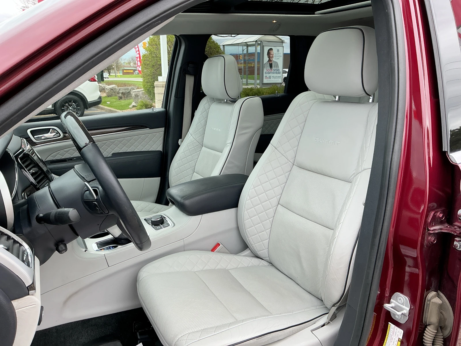 Jeep Grand cherokee SUMMIT 4X4* FULL* Фиксирана цена до БГ!!!* , снимка 6 - Автомобили и джипове - 54912267
