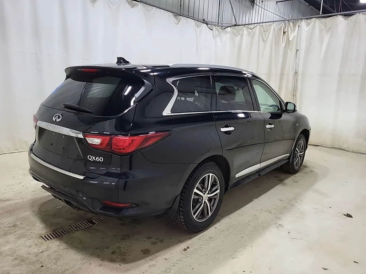 Infiniti QX60 PREMIUM AWD| ПОДГРЕВИ| ПАНОРАМА| 7 МЕСТА| 2 КЛЮЧА|, снимка 3 - Автомобили и джипове - 55063201