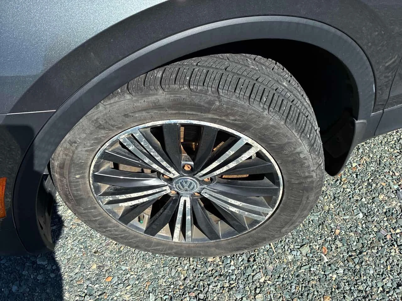 VW Tiguan Highline/CARFAX/Подгрев/Панорама/ФИНАНСИРАНЕ, снимка 7 - Автомобили и джипове - 55269767