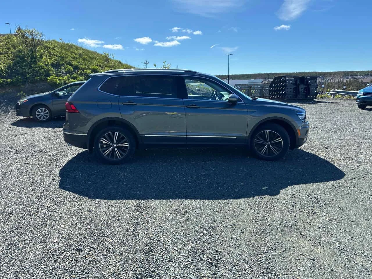 VW Tiguan Highline/CARFAX/Подгрев/Панорама/ФИНАНСИРАНЕ, снимка 3 - Автомобили и джипове - 55269767