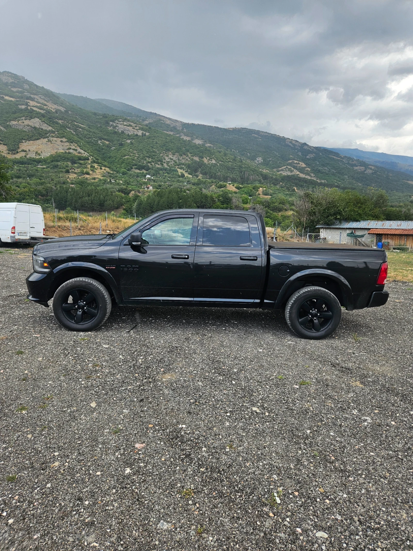 Dodge RAM 1500, снимка 8 - Автомобили и джипове - 55377458