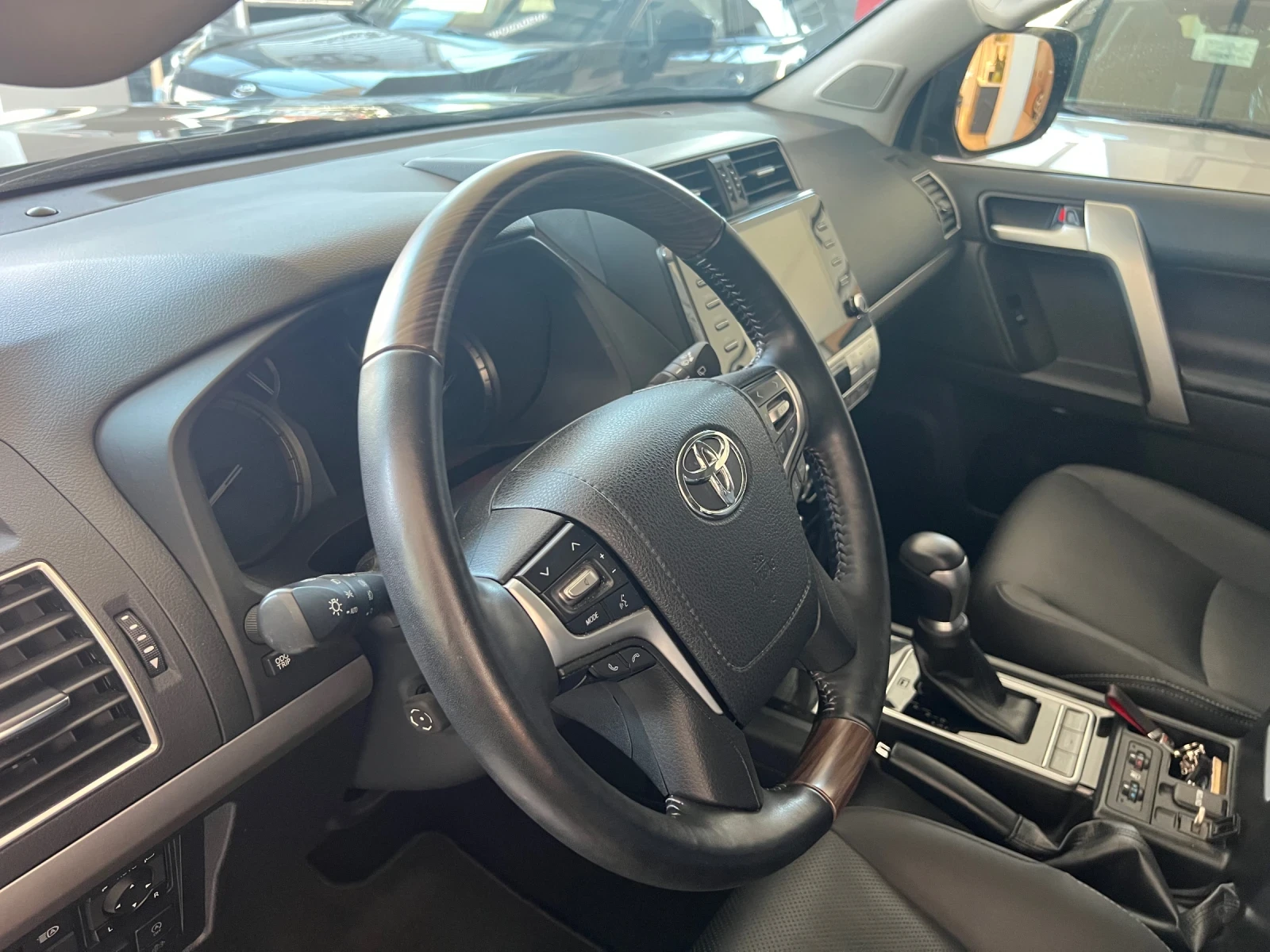 Toyota Land cruiser Black Edition, снимка 10 - Автомобили и джипове - 55484467