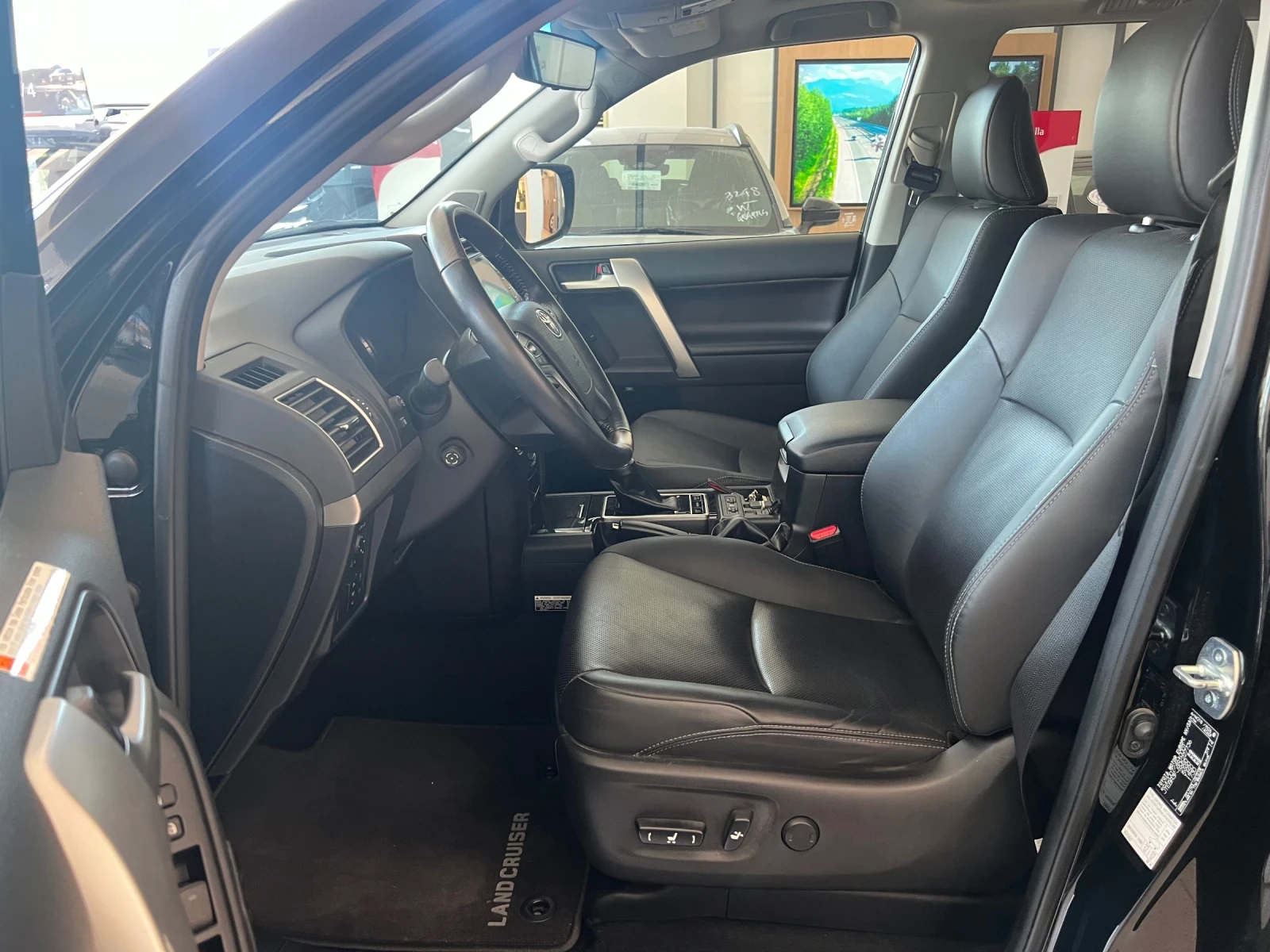 Toyota Land cruiser Black Edition, снимка 8 - Автомобили и джипове - 55484467