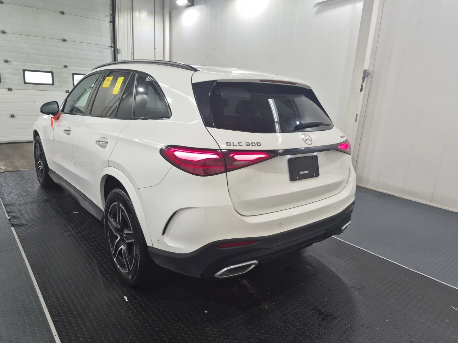 Mercedes-Benz GLC * 300 * CARFAX * БЕЗ ПЪРВОНАЧАЛНА ВНОСКА, снимка 4 - Автомобили и джипове - 55888474
