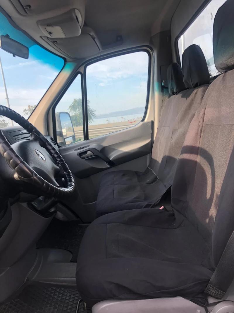 VW Crafter 2.5 TDI Специален автовоз, снимка 8 - Бусове и автобуси - 47362395