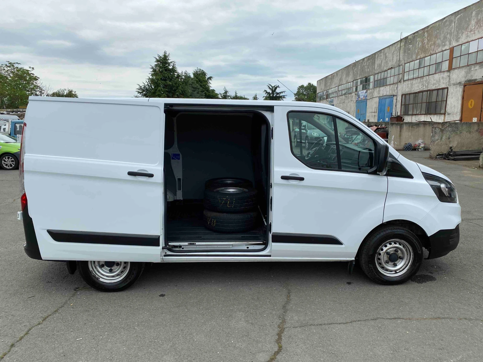 Ford Transit Custom, снимка 16 - Бусове и автобуси - 56088246