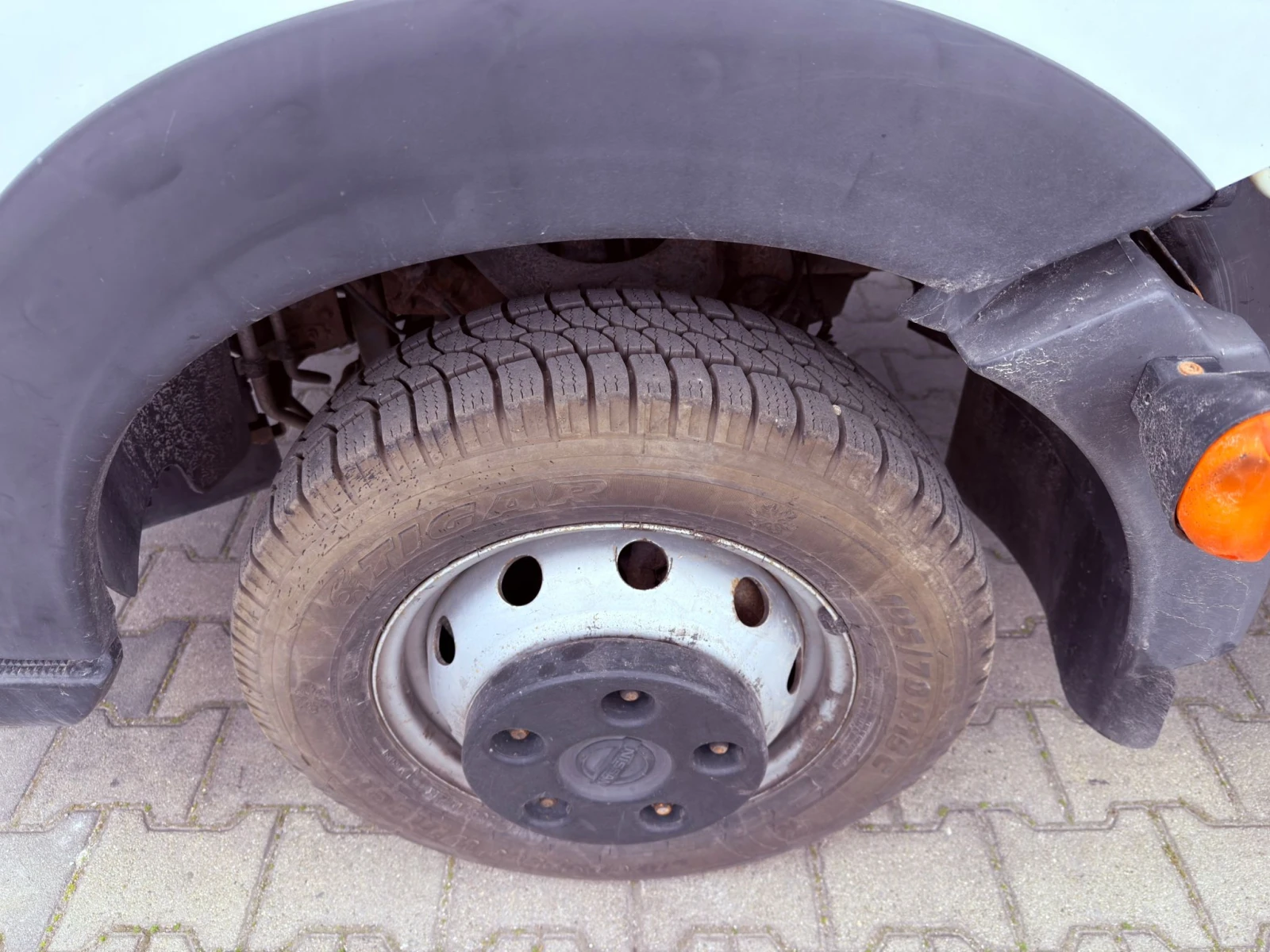 Nissan Kabstar 35.13 2.5D БОРД* СПАЛНА КАБИНА, снимка 11 - Камиони - 54159369