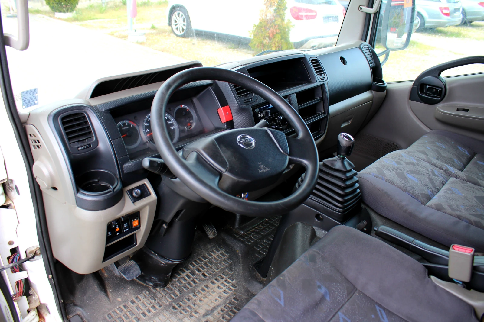 Nissan Kabstar 35.13 2.5D БОРД* СПАЛНА КАБИНА, снимка 13 - Камиони - 54159369