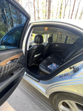 Mercedes-Benz E 320, снимка 10