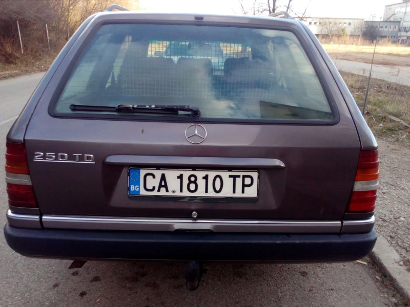 Mercedes-Benz 124 250 D, снимка 7 - Автомобили и джипове - 46910469