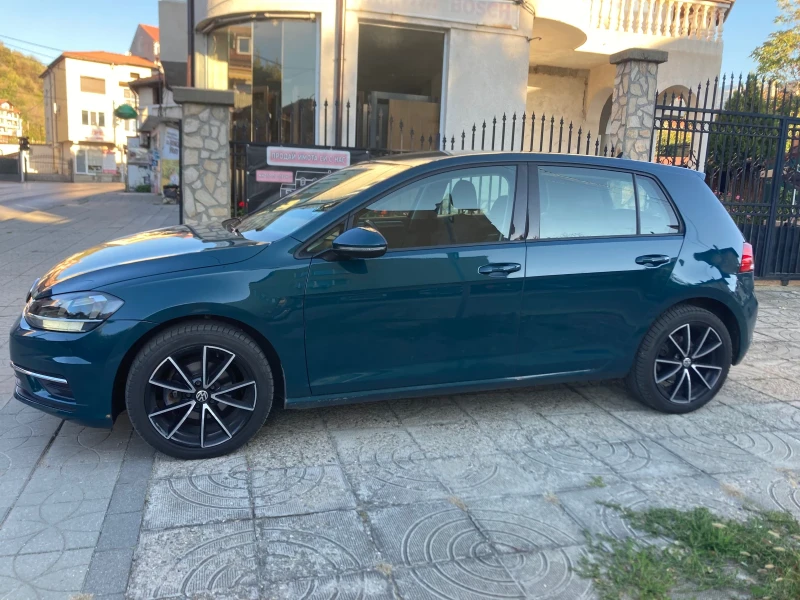 VW Golf 1.0TSI, снимка 3 - Автомобили и джипове - 47765079