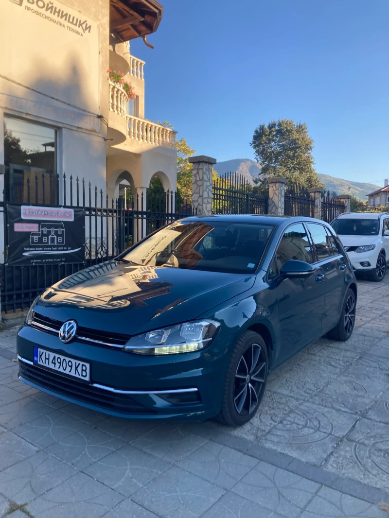 VW Golf 1.0TSI, снимка 2 - Автомобили и джипове - 47765079