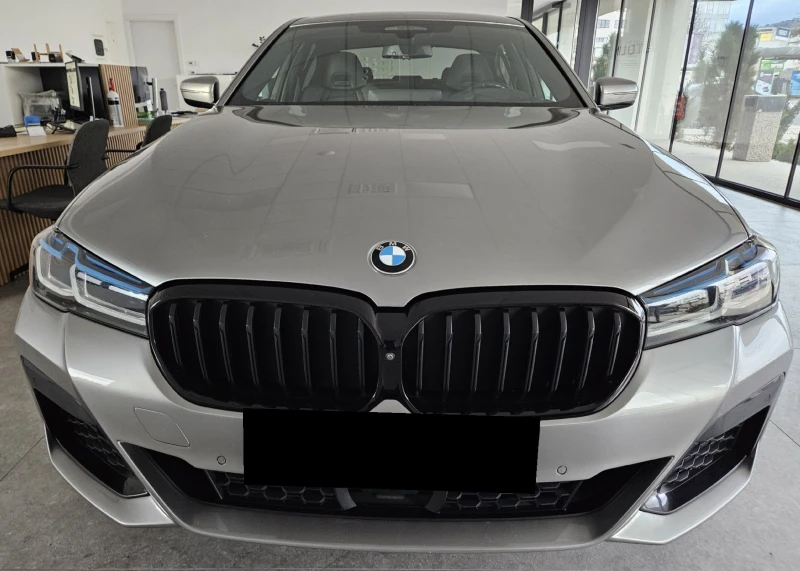 BMW 530 d xDrive M Sport, снимка 3 - Автомобили и джипове - 48935604