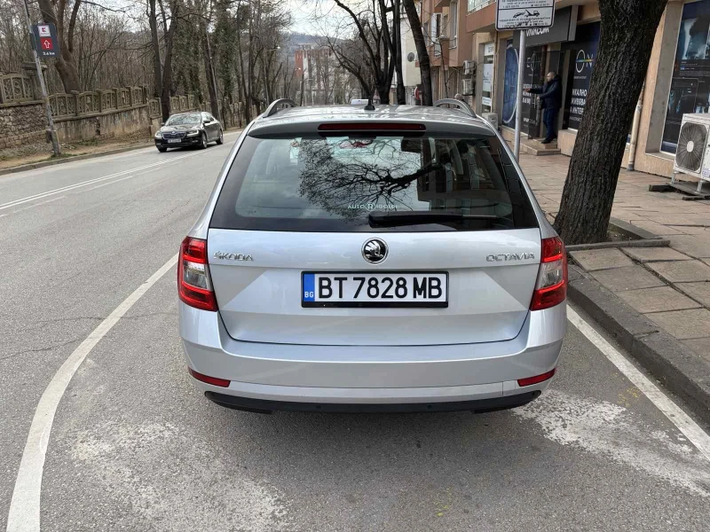 Skoda Octavia 2.0TDI, снимка 5 - Автомобили и джипове - 48967451