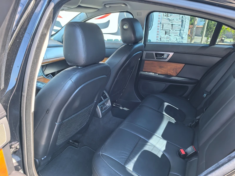 Jaguar Xf 3.0D, снимка 10 - Автомобили и джипове - 48989633