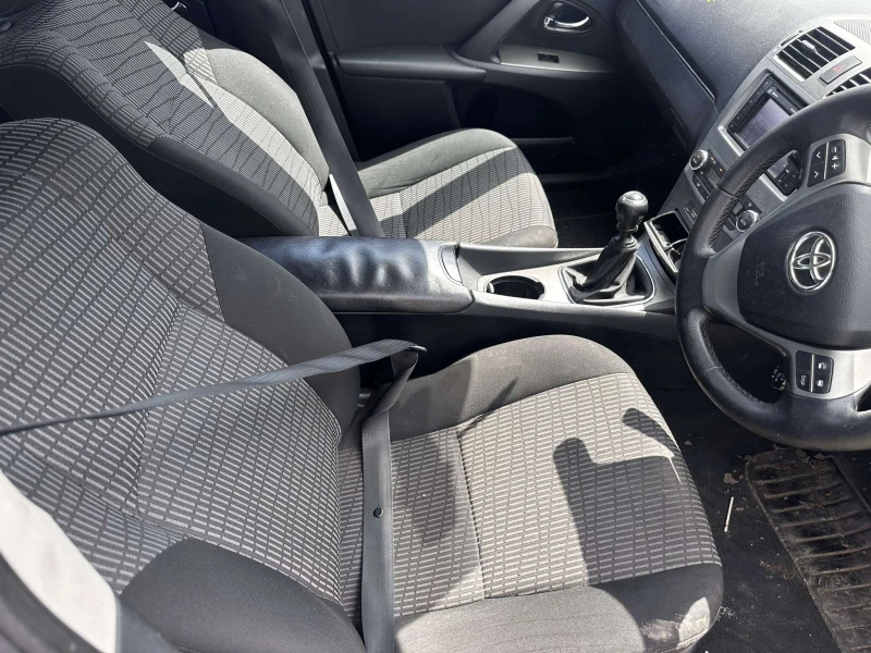 Toyota Avensis 2.0 D-4D (126 к.с.), снимка 12 - Автомобили и джипове - 52982150
