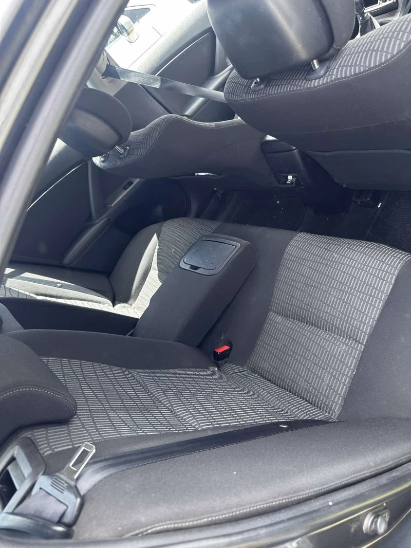 Toyota Avensis 2.0 D-4D (126 к.с.), снимка 14 - Автомобили и джипове - 52982150