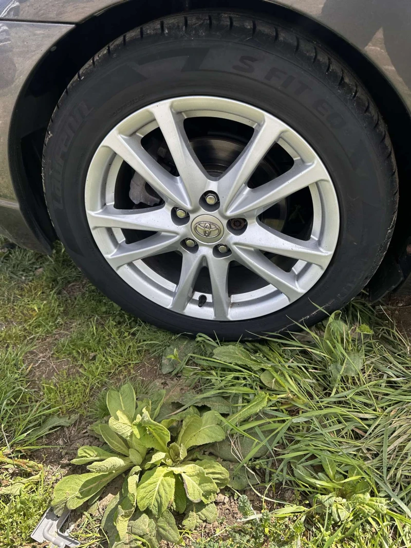 Toyota Avensis 2.0 D-4D (126 к.с.), снимка 8 - Автомобили и джипове - 52982150