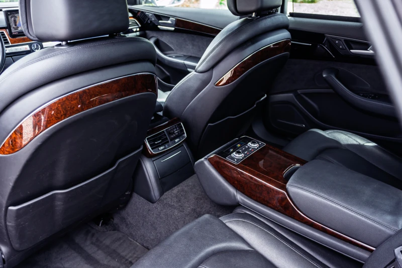 Audi A8 4.2 FSI V8 (372 Hp) quattro Tiptronic, снимка 14 - Автомобили и джипове - 52333899