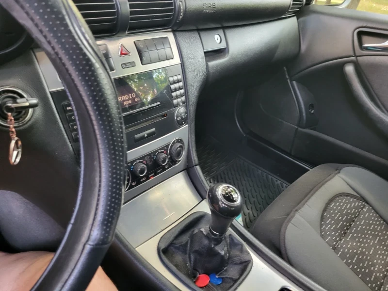 Mercedes-Benz C 180 Компресор/Газ, снимка 11 - Автомобили и джипове - 52520048