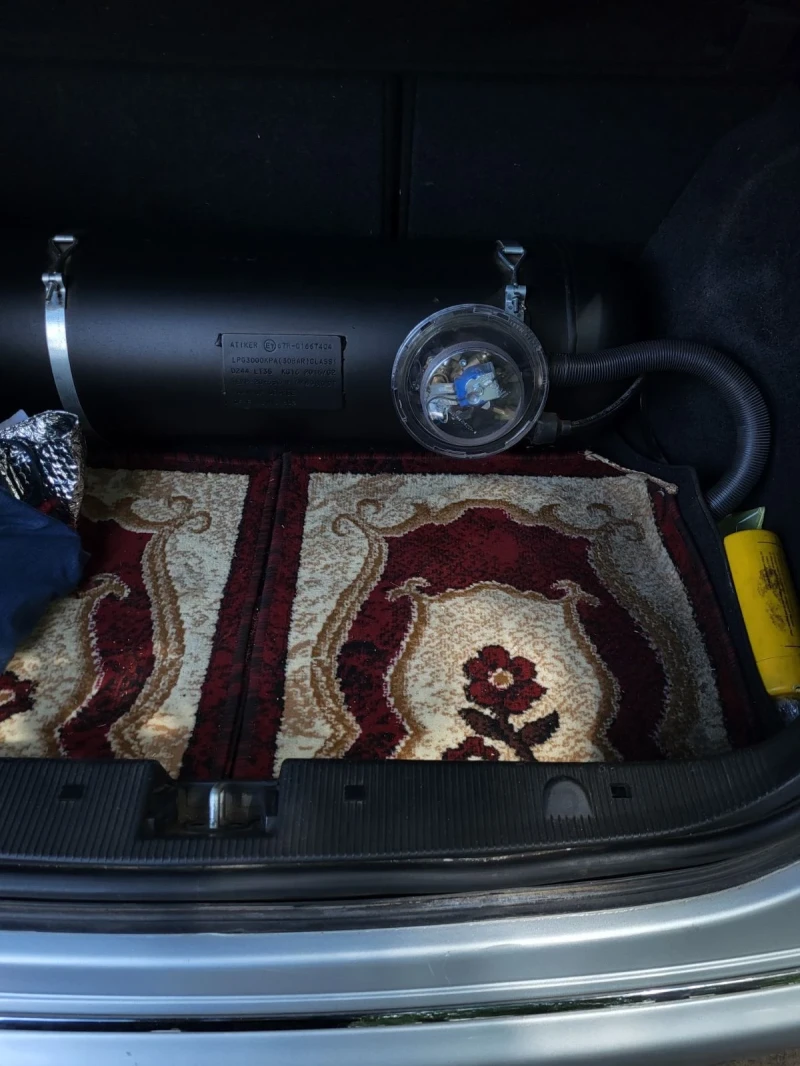 Mercedes-Benz C 180 Компресор/Газ, снимка 12 - Автомобили и джипове - 52520048