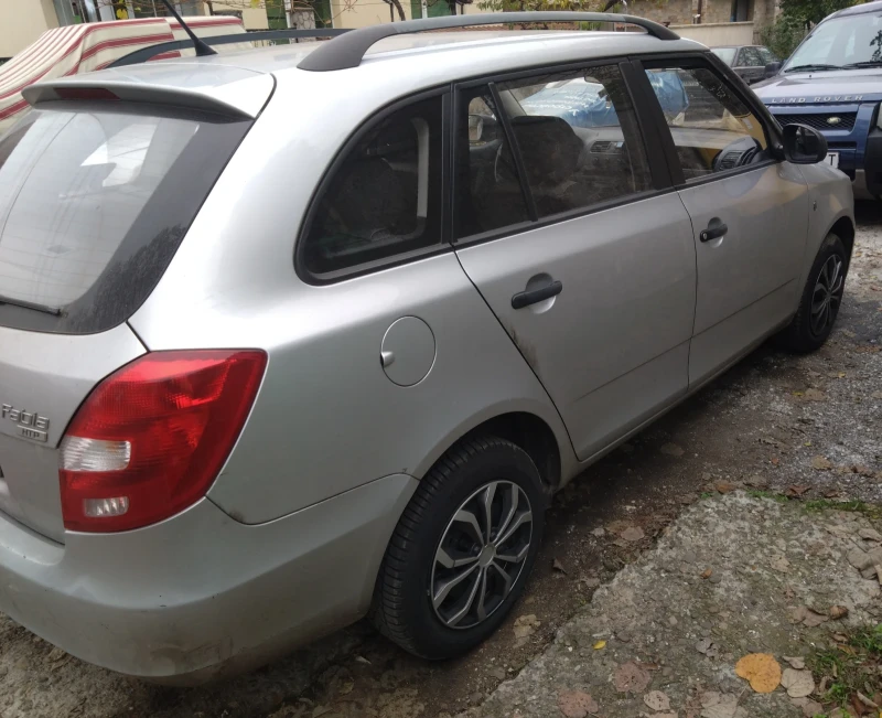 Skoda Fabia, снимка 8 - Автомобили и джипове - 52706507