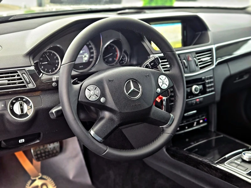 Mercedes-Benz E 350 AMG/4MATIC/GERMANY/AMBIENT/TEMPOMAT/AUTO HOLD/LIZI, снимка 11 - Автомобили и джипове - 52750469
