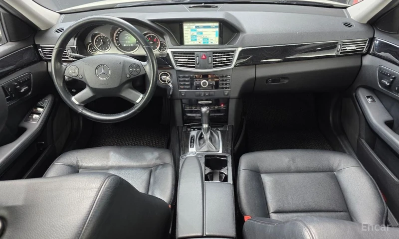 Mercedes-Benz E 220, снимка 7 - Автомобили и джипове - 52908640
