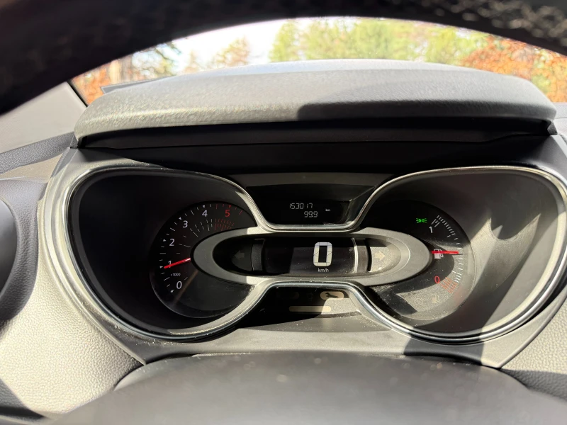 Renault Captur 1.5dci 110k.c./6ск. Full Led/Keyless, снимка 8 - Автомобили и джипове - 52956766