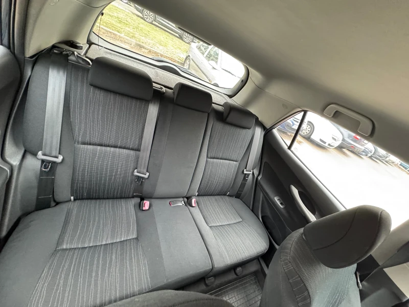 Toyota Auris 2.0 D-4D, снимка 8 - Автомобили и джипове - 53214218