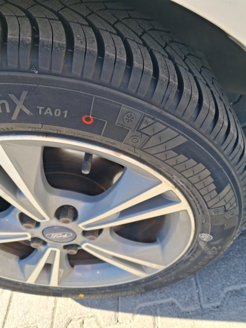 Ford Focus Седан, снимка 7 - Автомобили и джипове - 53373634