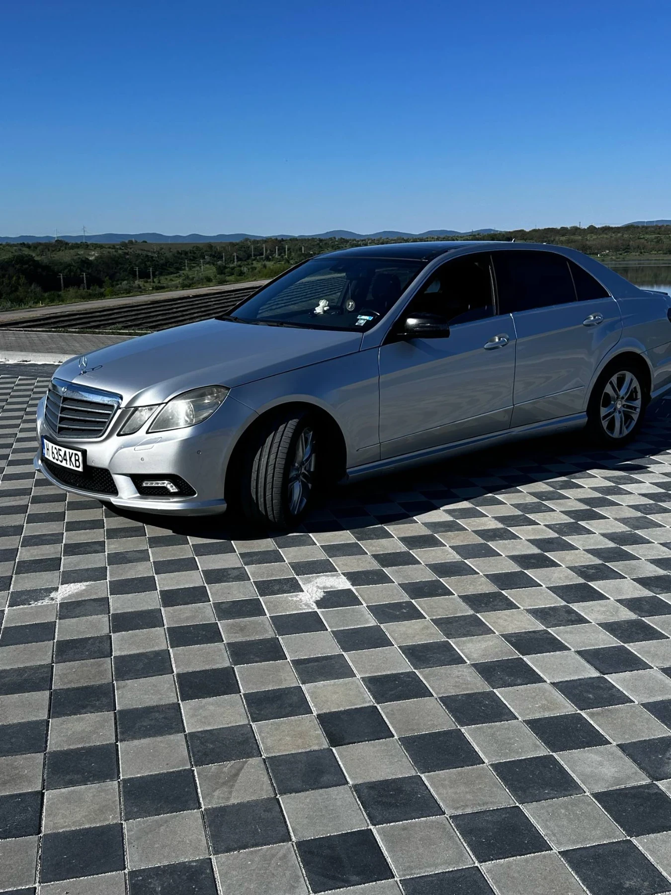 Mercedes-Benz E 350 AMG - изображение 3