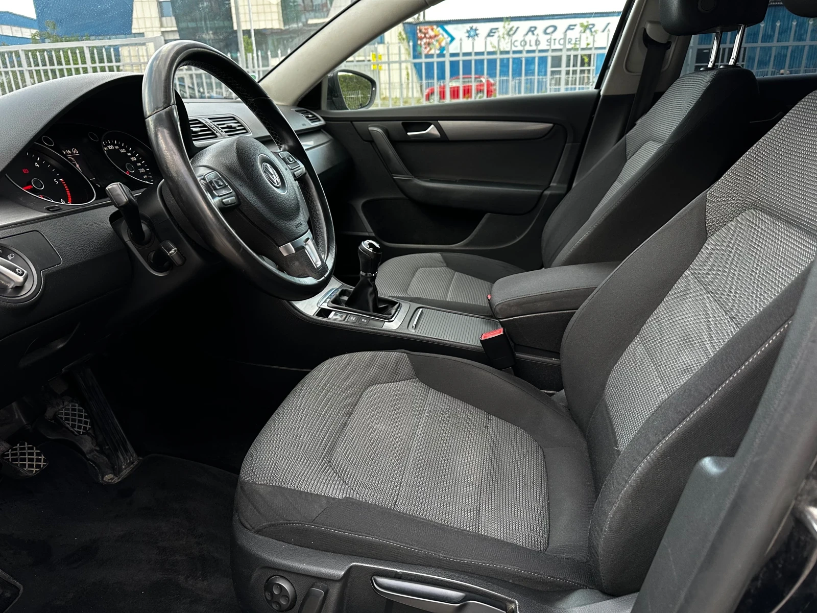 VW Passat 2.0TDi* Подгрев* Навигация - изображение 9